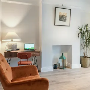 Close To City Centre Stylish 3 Bedroom House , Belfast United Kingdom
