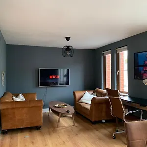 Woodstock Wow! Close To Centre , Belfast United Kingdom